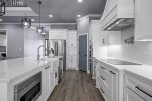 10281 Creekside Ln, Waco, TX 76712 - Photo 14