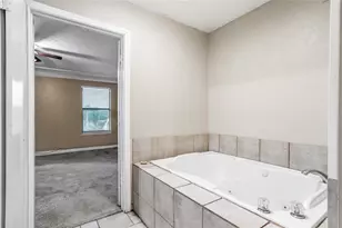 1718 St James Dr, Carrollton, TX 75007 - Photo 20