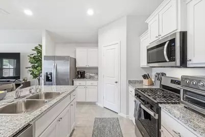 633 Captree Lane, Fort Worth, TX 76131 - Photo 10