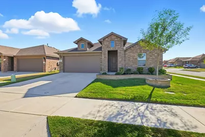 633 Captree Lane, Fort Worth, TX 76131 - Photo 2