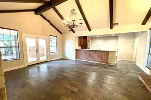 101 Oakwood Dr, Weatherford, TX 76086 - Photo 2