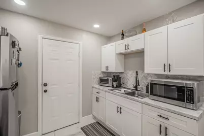 4506 Roberts Avenue, Dallas, TX 75215 - Photo 4