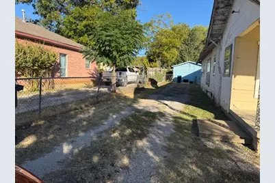 2206 Chestnut Avenue, Fort Worth, TX 76164 - Photo 6