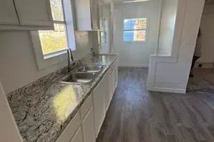 2206 Chestnut Ave, Fort Worth, TX 76164 - Photo 16