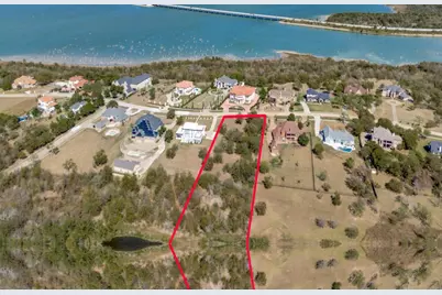 1036 Mallard Pointe Drive, Grand Prairie, TX 75104 - Photo 1