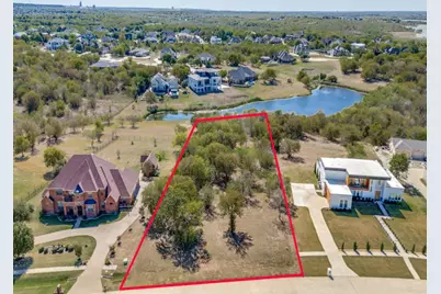 1036 Mallard Pointe Drive, Grand Prairie, TX 75104 - Photo 2