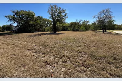 1036 Mallard Pointe Drive, Grand Prairie, TX 75104 - Photo 16