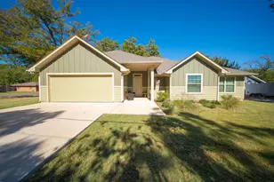 109 S Florence St, Tioga, TX 76271 - Photo 2