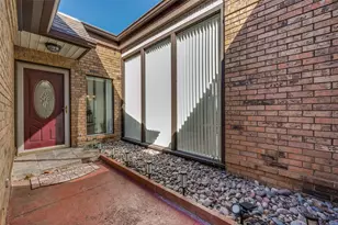 3235 Stonehenge Ln, Carrollton, TX 75006 - Photo 4