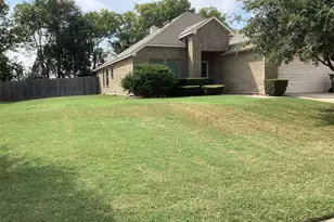 1731 Katrina Ln, Lancaster, TX 75134 - Photo 2