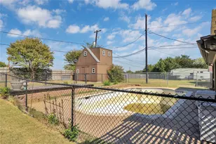 917 Springhill Dr, Burleson, TX 76028 - Photo 14