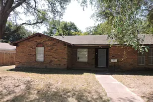 629 Sandra Ln, Burleson, TX 76028 - Photo 2