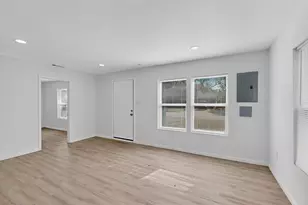 631 Baker St, Denison, TX 75020 - Photo 8