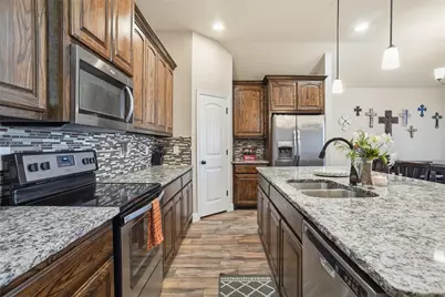 206 McKittrick Lane, Godley, TX 76044 - Photo 6