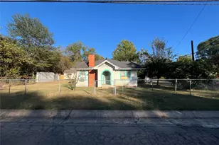 404 NE 17th St, Paris, TX 75460 - Photo 1