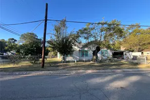 404 NE 17th St, Paris, TX 75460 - Photo 2