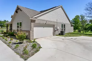 129 Cooper Ct, Springtown, TX 76082 - Photo 4