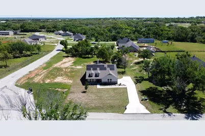 129 Cooper Court, Springtown, TX 76082 - Photo 6