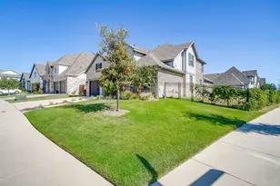 2009 Roundtree Cir E, Fort Worth, TX 76008 - Photo 2