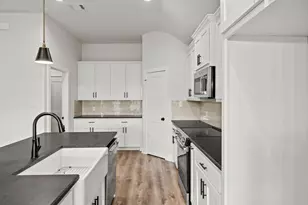 104 Maverick Trl, Valley View, TX 76272 - Photo 10