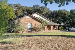 414 Granada Calle Ct, Granbury, TX 76049 - Photo 2