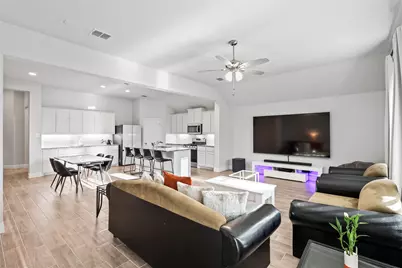 103 Woodlands Way, Balch Springs, TX 75181 - Photo 4