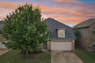 2408 Jill Creek Dr, Little Elm, TX 75068 - Photo 2