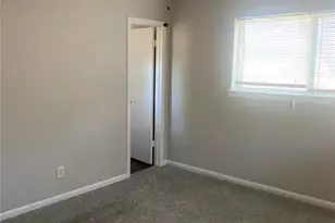 939 E Red Bird Ln, Dallas, TX 75241 - Photo 12