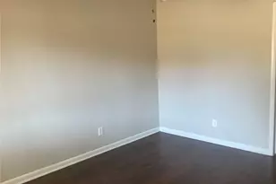 939 E Red Bird Ln, Dallas, TX 75241 - Photo 4