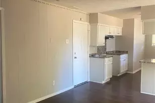 939 E Red Bird Ln, Dallas, TX 75241 - Photo 6