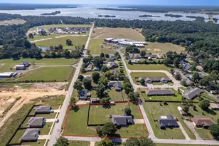 22206 Ellis Dr, Chandler, TX 75758 - Photo 2