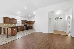 1016 Fairweather Dr, Fort Worth, TX 76120 - Photo 8