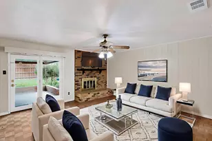 1802 Westminster Dr, Grand Prairie, TX 75050 - Photo 4