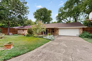 1802 Westminster Dr, Grand Prairie, TX 75050 - Photo 2