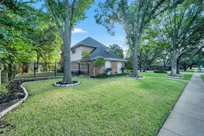 1800 Hampton Drive, Bedford, TX 76021 - Photo 2