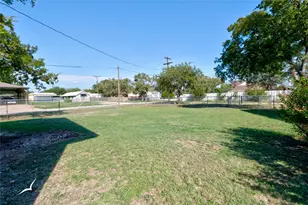 1001 E Wells St, Stamford, TX 79553 - Photo 28