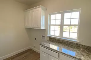 1042 Deer Is Ct, Azle, TX 76020 - Photo 12