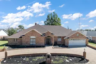 906 Greenleaf Dr, Mexia, TX 76667 - Photo 2