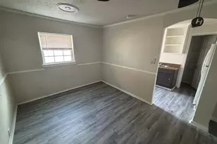 2729 Avenue C, Fort Worth, TX 76105 - Photo 10