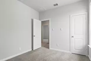 109 Seabiscuit Ct, Granbury, TX 76049 - Photo 32