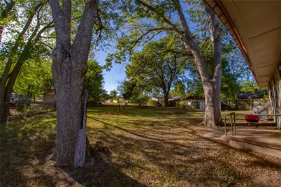 630 Faucett Street, Blossom, TX 75416 - Photo 16