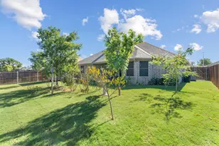 949 Avagail Ave, Springtown, TX 76082 - Photo 34