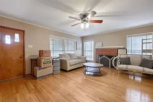 204 S 12th St, Garland, TX 75040 - Photo 6