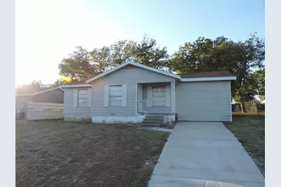 1513 Skyline Drive, River Oaks, TX 76114 - Photo 4