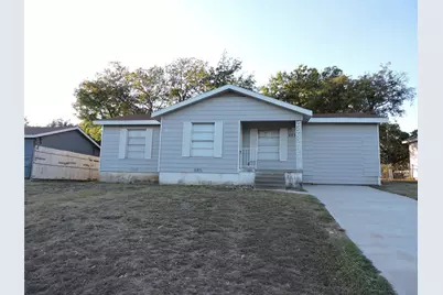 1513 Skyline Drive, River Oaks, TX 76114 - Photo 1