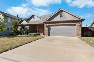 810 N Walnut St, Sherman, TX 75090 - Photo 6
