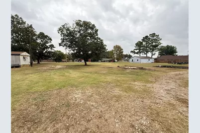 208 S Porch Street, Tioga, TX 76271 - Photo 4