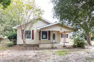 801 S Sutton St, Mabank, TX 75147 - Photo 2