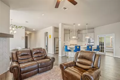 4301 Meadow Hawk Drive, Arlington, TX 76005 - Photo 10