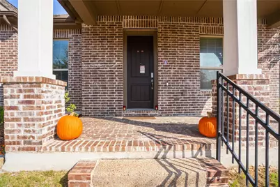 4301 Meadow Hawk Drive, Arlington, TX 76005 - Photo 2